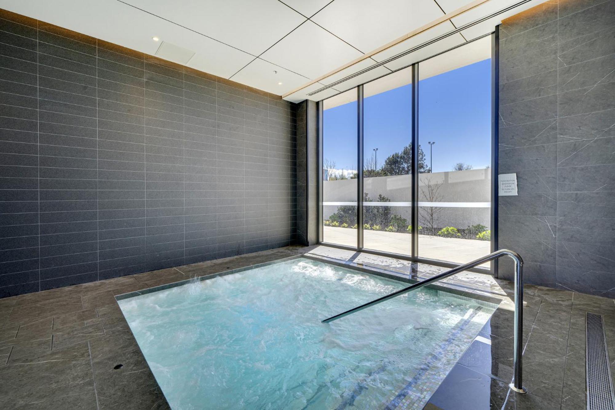 Modern 1-Bed Apartment With Parking, Pool And Gym Phillip Екстер'єр фото