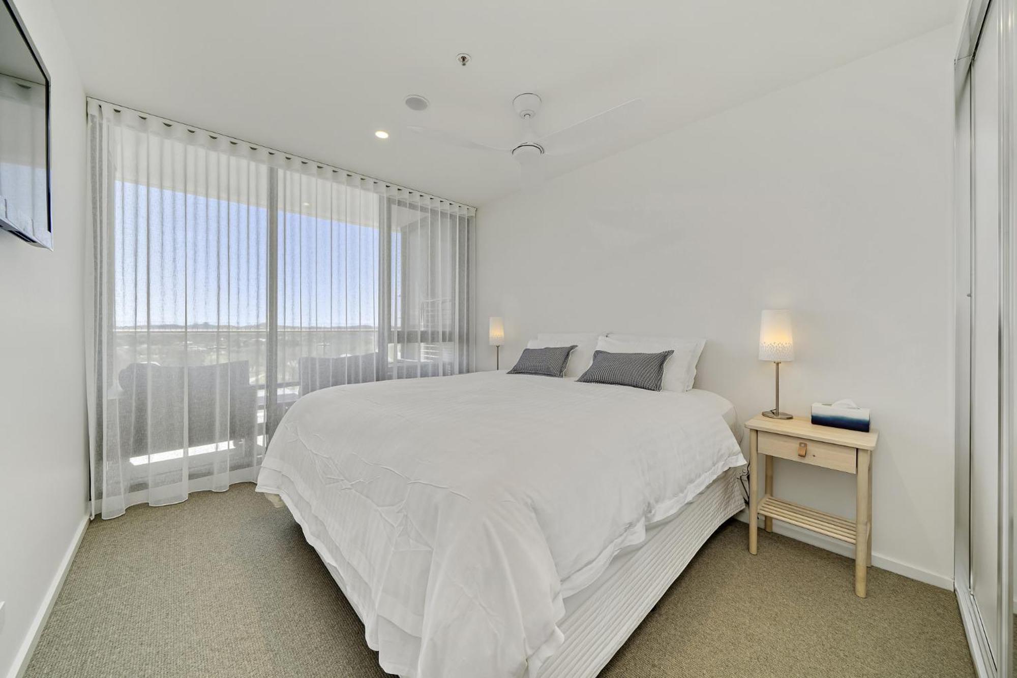 Modern 1-Bed Apartment With Parking, Pool And Gym Phillip Екстер'єр фото